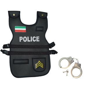 ایفای نقش پلیس مدل p 102 همراه دستبند