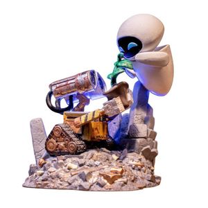 فیگور مدل wall e و eve  ارتفاع ۱۵ سانتی‌متر