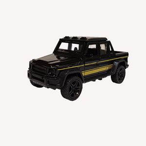 ماشین بازی مدل عقب کش فلزی طرح بنز amz g600