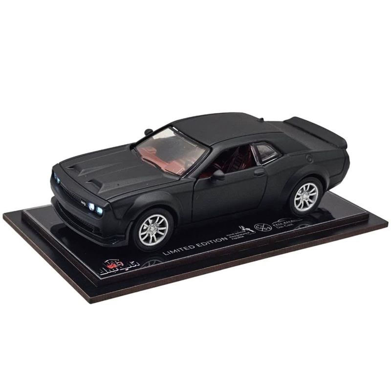 ماکت ماشین ناب سل مدل دوج چلنجر هلکت فلزی چراغدار موزیکال کد hand painted dodge challenger helcat redtrime scale1:48 به همراه استند و باکس شفاف