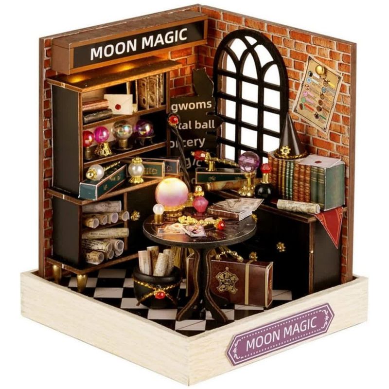 کیت ساختنی 300 تکه ناب سل مدل پازل چوبی خانه مینیاتوری چراغدار کد moon magic cuteroom diy house do it yourself